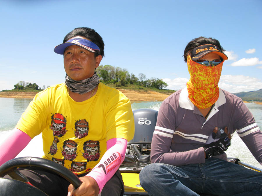 ตาโม่ง....บ้านตรูเขาเรียกวัววะจอ..

เจ้าจอ....อ้าวเหรอพี่