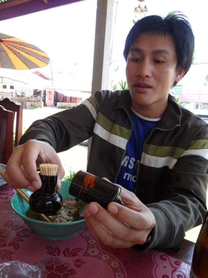 ดันเป็นขวดไม่จิ้มฟัน :grin: :grin: :grin: :grin: :laughing: :laughing: :laughing: :laughing: :laughi