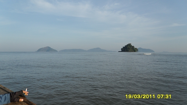 ทะเลสวยสงบราบเรียบเป้นใจเสียอย่าง