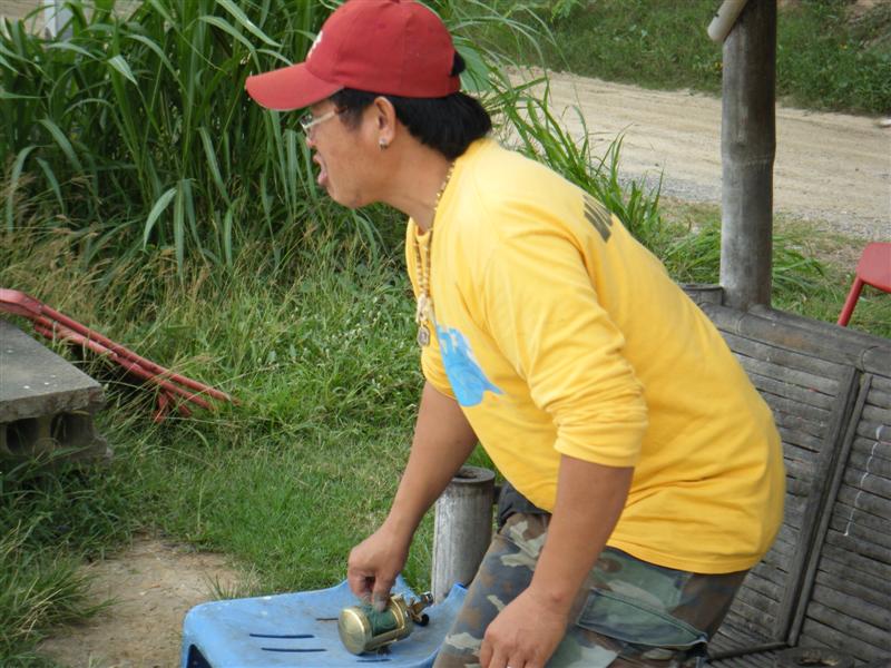 ปลากินครับพี่อย่าพึ่งแ เดี่ยวไปแกะ
