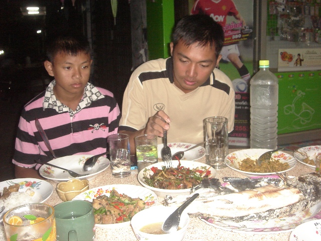เด็กฝึกงาน น้อง เก้า กับ น้อง เต้ ทำง