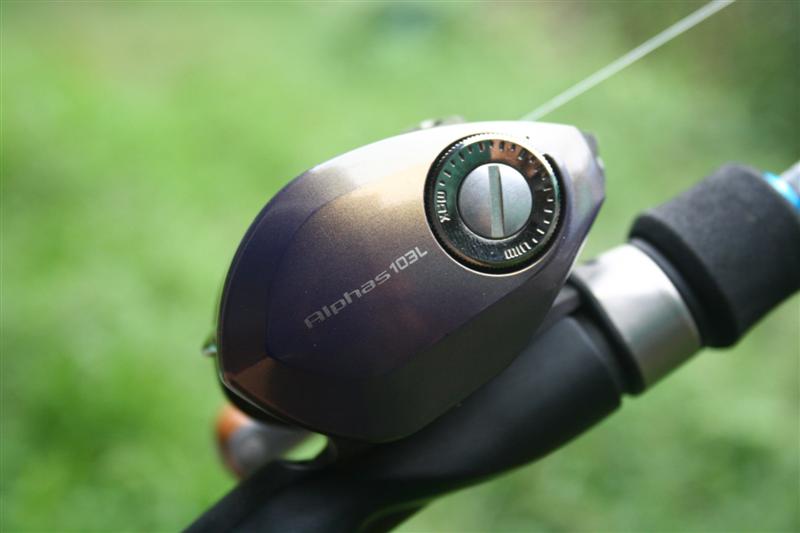 โชว์รอก Daiwa Alphas 103L VS Daiwa Luvias 1003