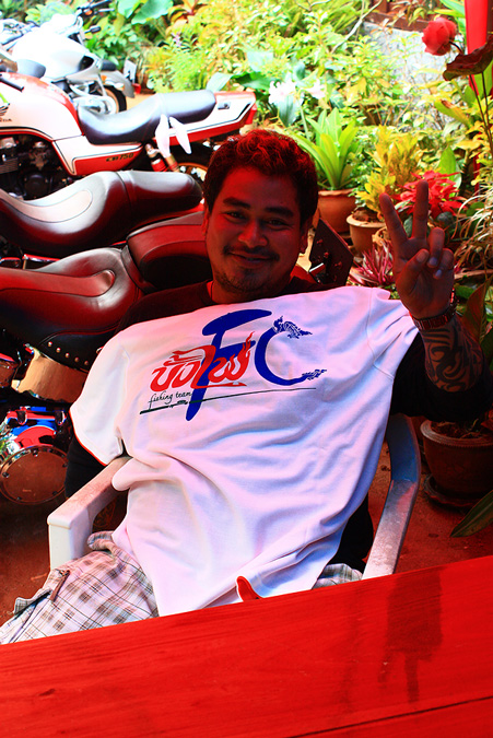 เจ้าเก้า ดีใจได้เสื้อใหม่............ :grin: :grin: 