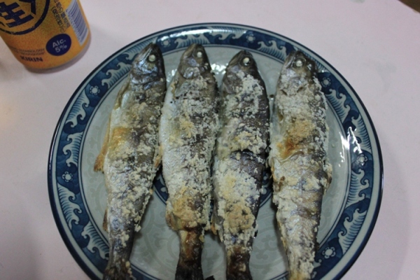 เมนูที่1 ย่างเกลือ อร่อยมากทานได้ทัั้งตัว
ก้างอ่อนมากเคี้ยวทั้งตัว