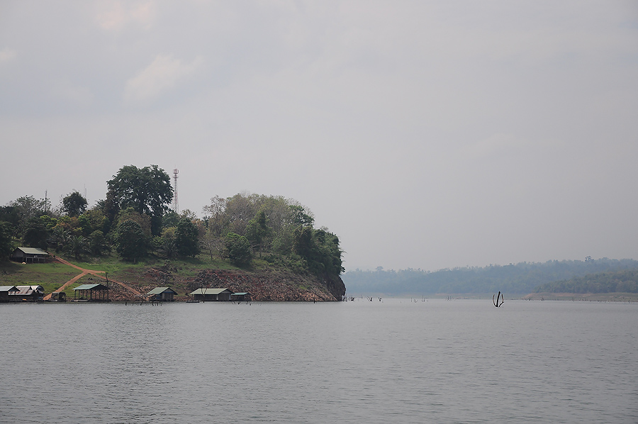 แหม......เห็นบรรยากาศแล้วอยากลงเรือไป