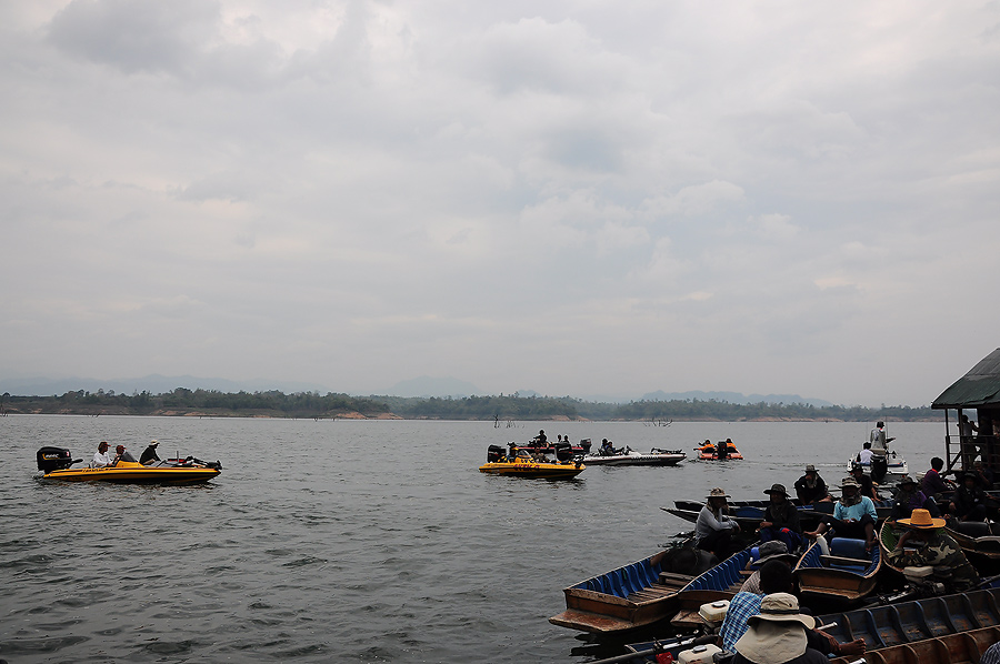 รอสัญญาณปล่อยตัว ต้องปล่อยเรือเร็ว