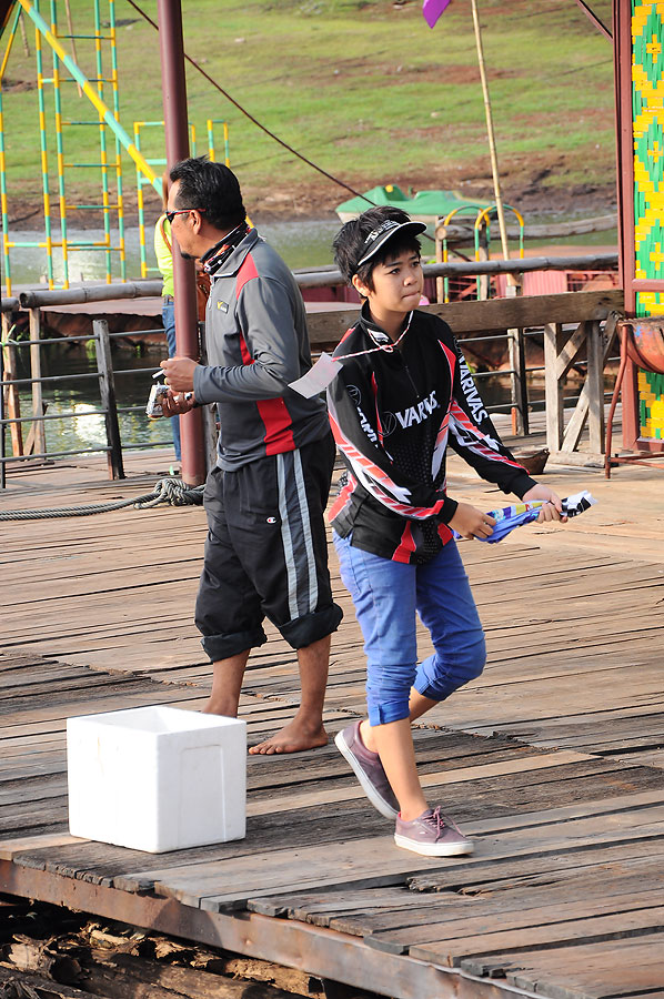 น้องเต๋า นักแข่งเยาวชนของทีมวินเนอร์เอาปลามาชั่งคร๊าบบบบบบบบ :grin: :grin: :grin: