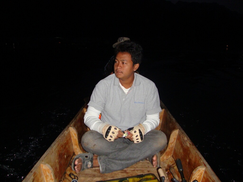 ยังงอนไต๋ไม่หาย 
:mad: :mad: :mad: :mad: :mad: :mad: :mad: