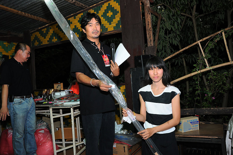 น้องเค้าได้รางวัลเป็นคันเบ็ด อิจฉาจังเลย :grin: