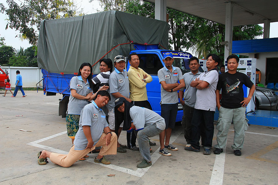 เฮฮาสมกับเป็นปลายางทีมจริงๆค๊าบบบบ....

เสียดาย ที่ไม่ได้เหรียญกลับไปซักอัน
 :grin: :grin: :grin: