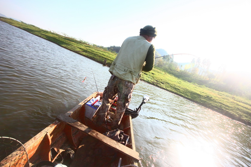 ปลาพาวนรอบหัวเรือ

บางช๊อตผมไม่ได้
