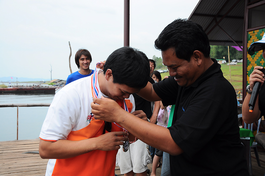 มอบรางวัลโดย พงเต๊บมาดของเราเลยคร๊าบบบบบบบบ :laughing: :laughing: :laughing: