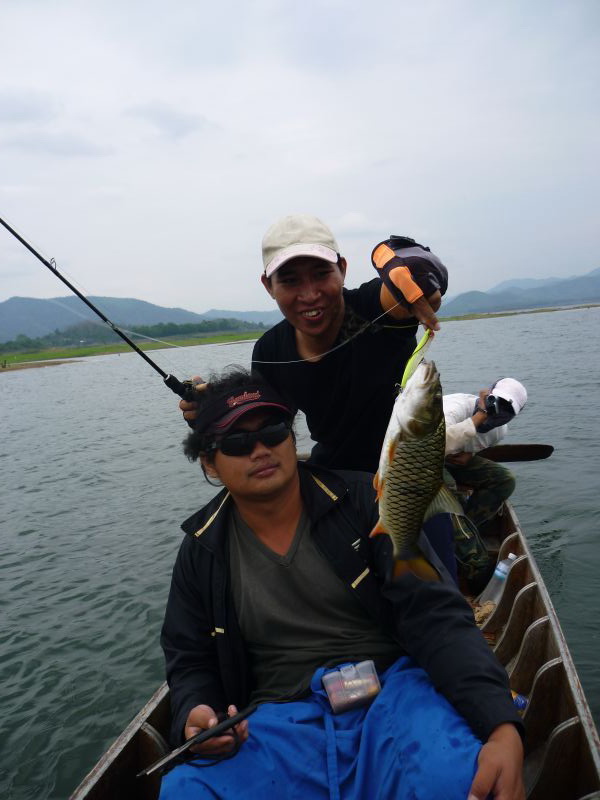  [b]เอ้า!!!  นี่นี่นี่ พี่ท็อป ปลากระสูบ