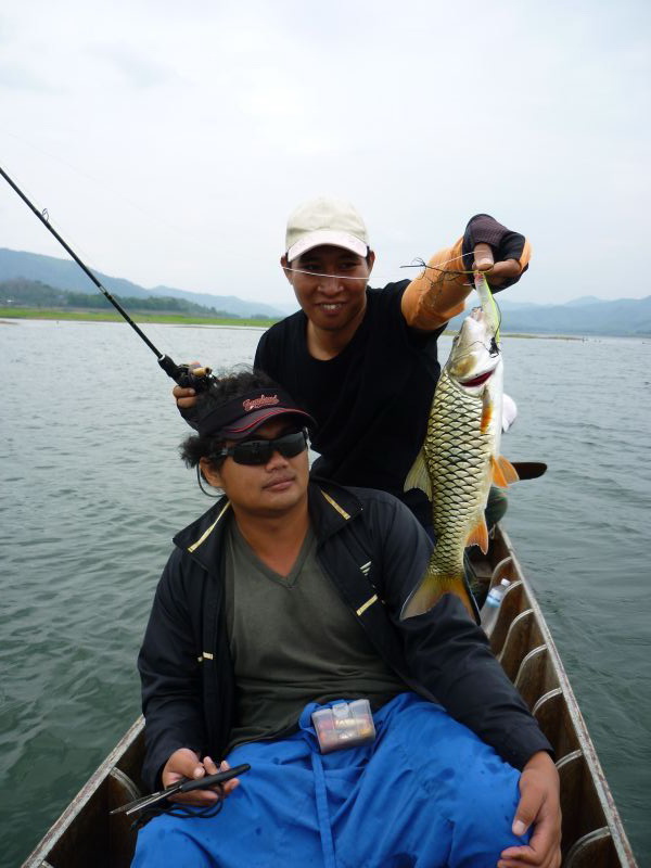  [b]เอ้า!!!  ดูชัด ๆ พี่น้อง [/b] :laughing: :laughing: :laughing: