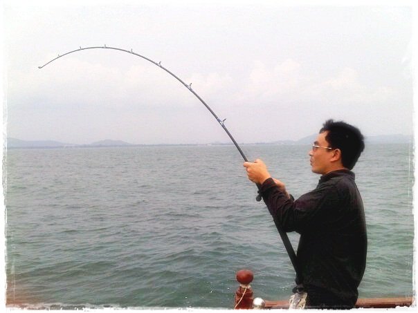 ในที่สุด ผู้กองเปี๊ยกก็ได้ปลาแล้ว :laughing: