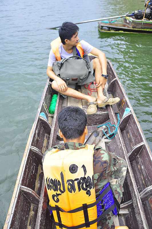 เรือมารับเล่วคับลงเรือเรา :grin: