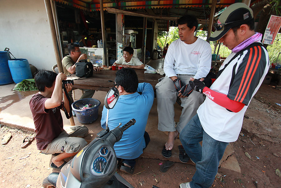 เอาภาพมาแจมด้วยนะครับ  ใครรอด  ใครแห้ว  เดี๋ยวรู้กัน

รวมตัวกันที่บ้านกันก่อน