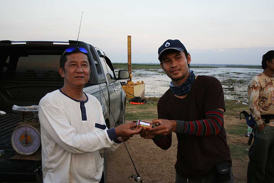 รางวัลอันสามปลาชะโดนับตัวเยอะที่ส