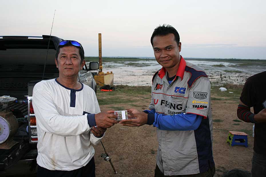 รางวัลอันดับหนึ่งกระสูบนับตัวเยอะ