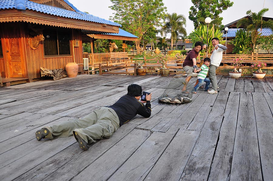 รูปสุดท้ายเป็นเบื้องหลังฮาๆสำหรับทริปนี้  

ขอบคุณเอกและอัดสำหรับหมายเด็ดสะระตี่แบบนี้ แจ่มจริงๆ
