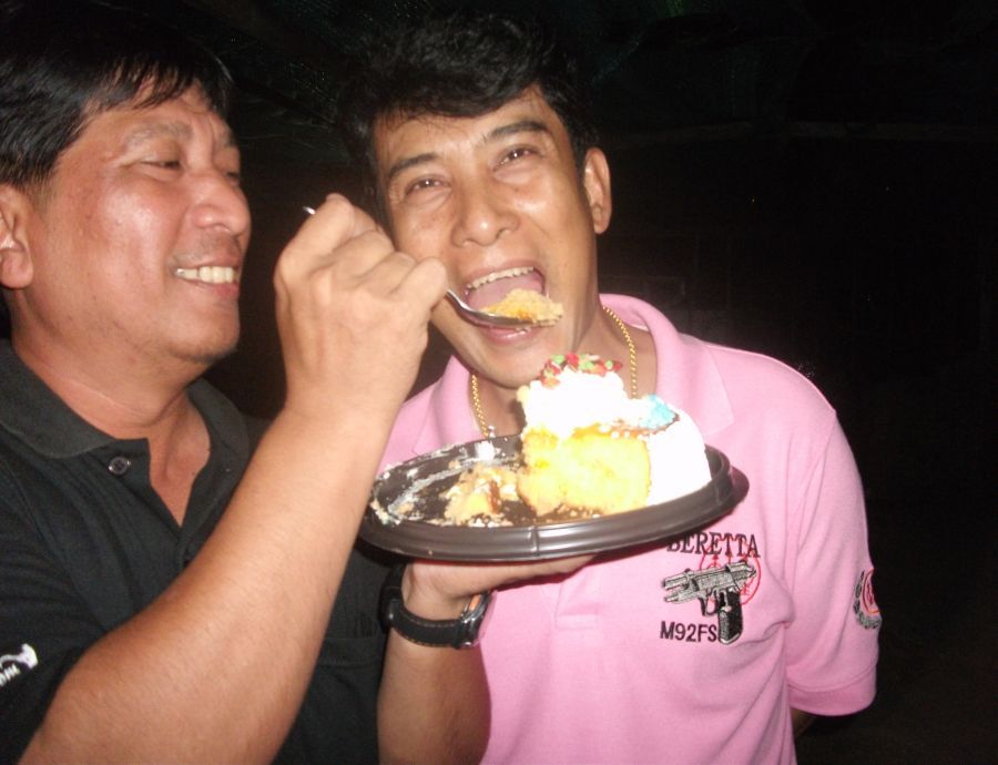 อ้า...........................อั้มมมมมมมมม
----------------------------------------
[b]โห.........