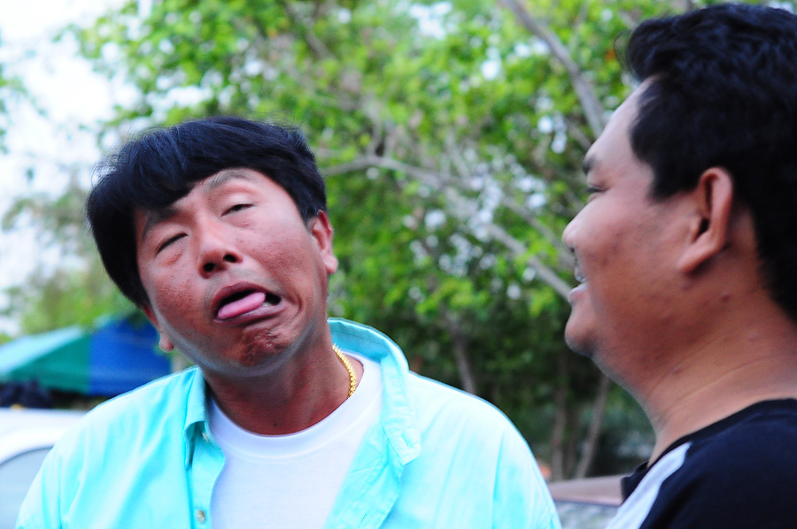 ไหนๆ ใครว่าผมหน้าดำ.......................................................................น้านะ
ไม่