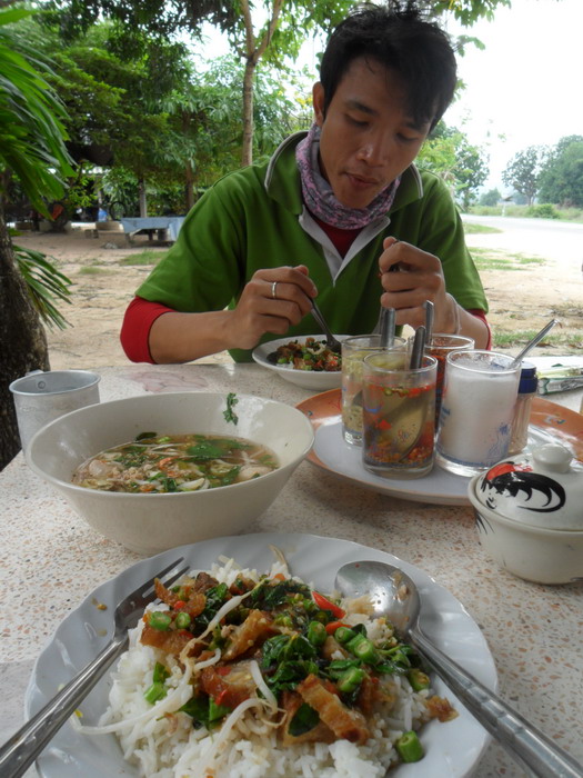 แวะสั่งข้าวกิน สงสัยหิวล่ะสิท่า อิอิ 
 :umh: :umh:

 [q]ตามชมบางพระครับ  แจ่มๆๆเลย [/q]
สวัสดีคร