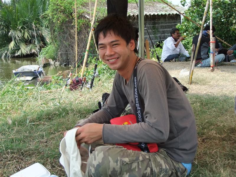 [b]น้าช้าง งานนี้ตื่นสาย แต่ก็ต้องมา (ไม่มาเสียชื่อ) อิอิ [/b]
:laughing: :laughing: :laughing: :la