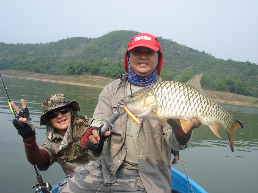 เมื่อเจอเจ้าถิ่นยาวเกือบสามเมตร...กับกระสูบโทน