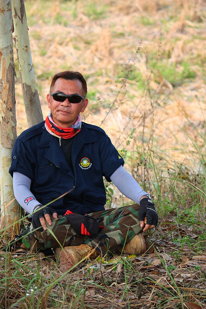 ส่วนพี่ชายสุดหล่อของผม....มานั่งค่อม