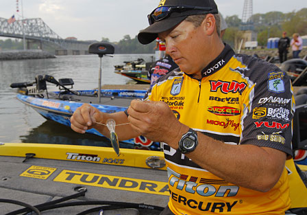 Terry Scroggins มามุกต่างจากสองผู้นำเลยครับ เล่นแครงก์เบท