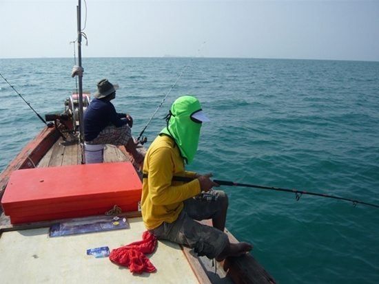 ประจำการหัวเรือ ช่างเกียรติ กับช่างขาว