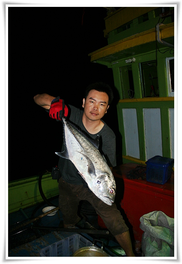 ขออีกรูปนะครับนานๆ ได้ออกเรือกะเค้