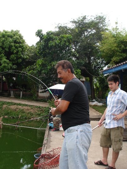 น้าอีกท่าน อัดจากท้ายบ่อมาให้ผมได้ถ่ายรูป :grin: