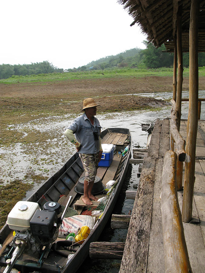 จนลุงขาว...ไต๋เทพ...ไม่ค่อยแน่ใจรีบเอาเรือเข้าฝั่งทันที :ohh: :ohh: :ohh: :ohh: :ohh: