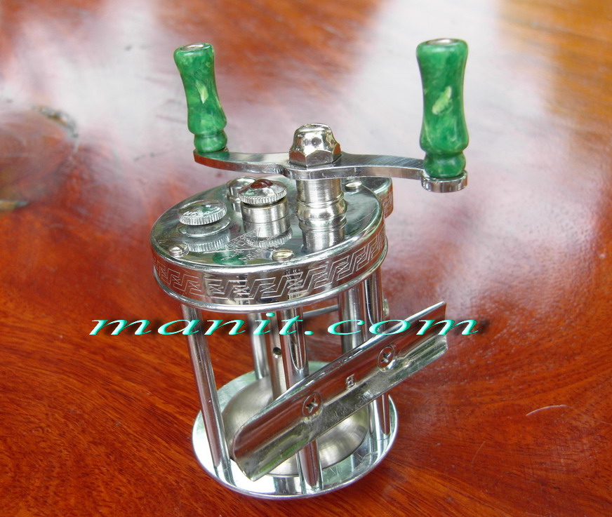 ตัวนี้คือ Pflueger Akron ที่สภาพสวย หล่อลื่น