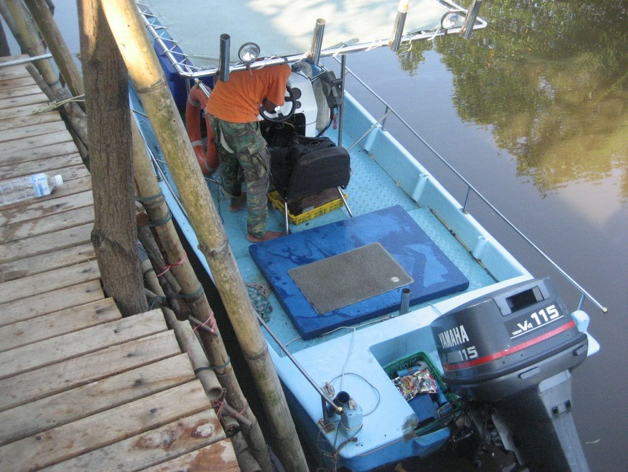 ไปกับ speedboat ของพี่ยงยุทธ ผู้ตรวจการป่าไม้

ด้วยความกรุณาเป็นอย่างสูง พี่ยงยุทธว่าง ในวันแรก

