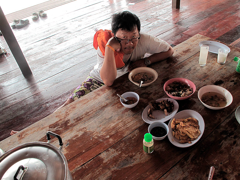 
 [b]  หุงข้าวสวย  แฉะๆ   กินกะไข่เจียวก็อร่อยแล้ว

เนอะ  เฮียคิม[/b]


 :laughing: