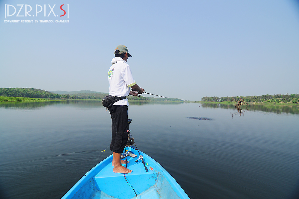 เอ้า!! มาโผล่หน้าเรือซะงั้น  :laughing: