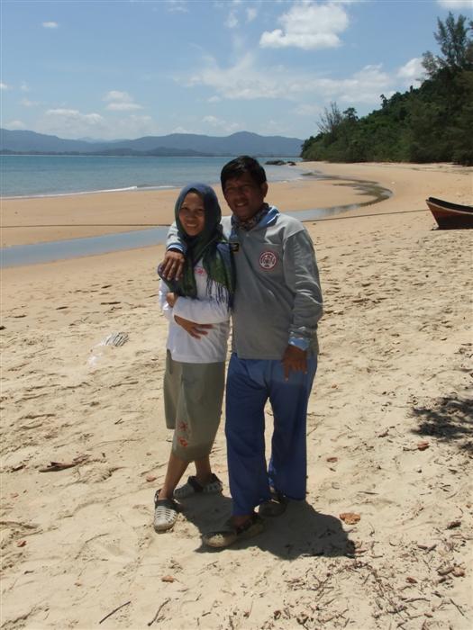 [b]ขอภาพคู่กับเค้ามั่ง อิอิ[/b]  :love: :love: :love: 