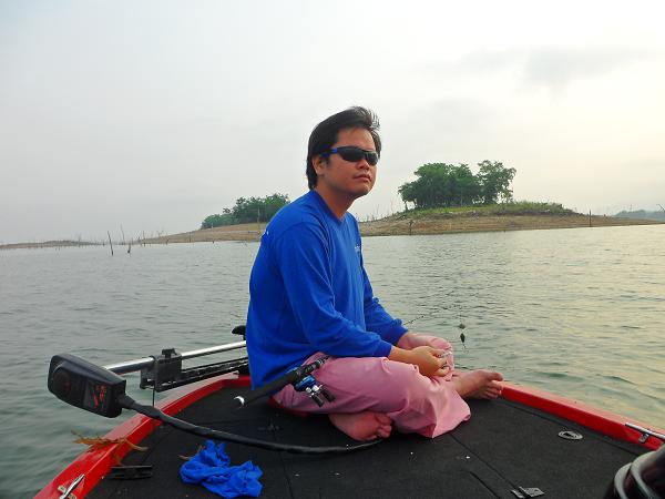 เช้ามาออกเดินทางหางมเข็มต่อครับ (  ห