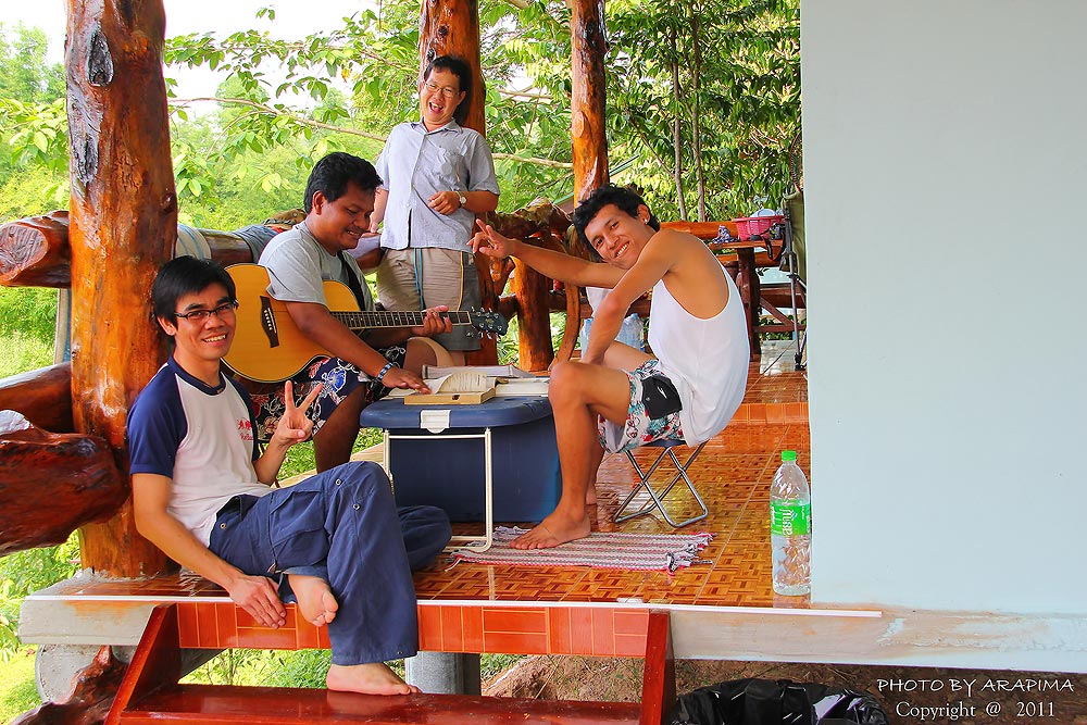 
 :grin: :grin:  วงมินิคอนเสิร์ตก้อเลยก้อตัว