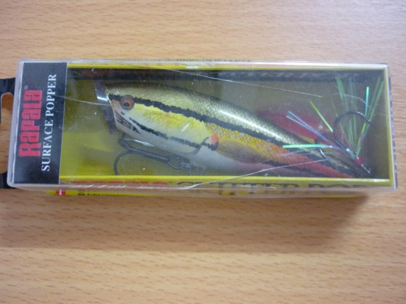 

มาแกะดูข้างใน.........ป๊อบ 9 rapala ทำสีใหม่โดยน้าโม่ง...........สุดสวยจริง ๆ ...... :love: :lov