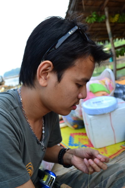 น้าเด่นจัดเตรียมอุกรณ์ครับ :love: :love: :love: