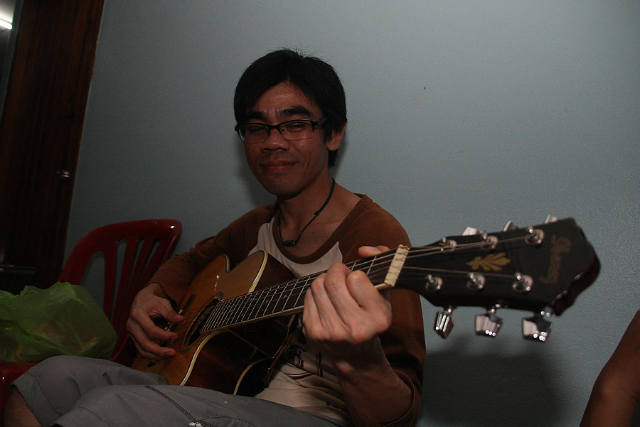 ได้ปลาไปแบบสบาย ๆ ก้ออารมณ์ดี๊ดี เล่นเพลงอารายก้อเพราะเสนาะรูหู เน๊าะ น้าหยอย เน๊าะ
 :grin: :grin: 