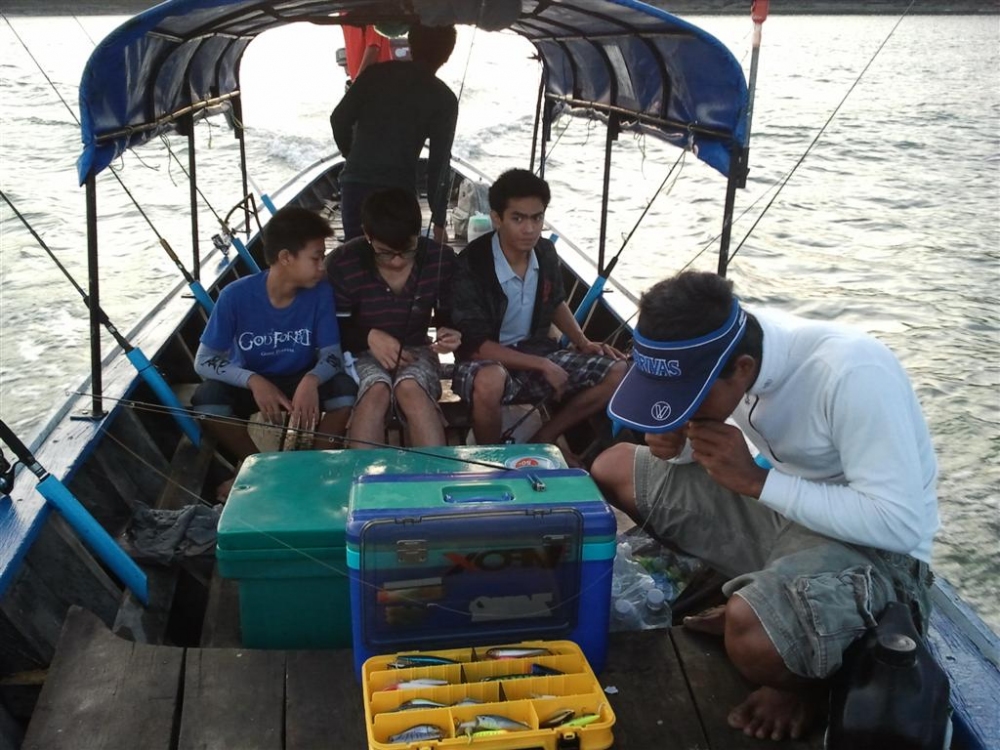 เริ่มเข้าชุดสายหน้ากันแล้ว ทุกคนหวังว่าจะเจอสัตว์ใหญ่ในตำนาน :laughing: