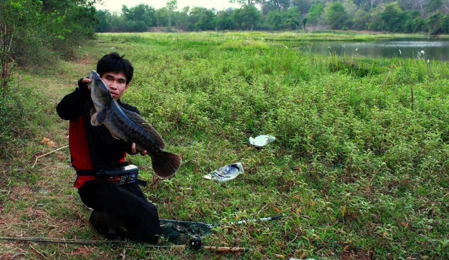  [b]ถ่ายรูปคู่กับปลาเป็นหลักฐาน เหนื