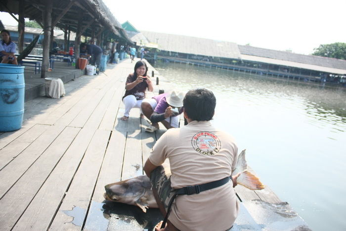 ข้างหลัง  เย้ย เบื้องหลัง  5555555555