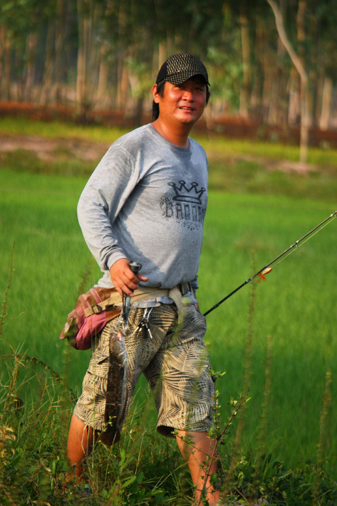 อ้าว...น้าต้าหิ้วอะไรมาล่ะนั่น

 :laughing: 