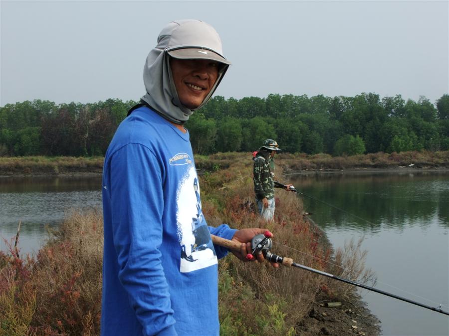 [b]นี่ก็อีกคนครับ เหนียวแน่นจริงๆครับ น้าดนัย (TAWEE33)[/b]
:cool: :cool: :cool: :cool: :cool: :coo